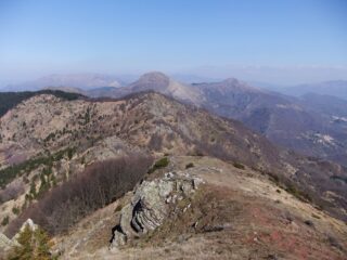 I monti Zenone , Porcile e Verruga dall' Alpe di Maissana