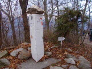 cippo sul Monte Pagliano