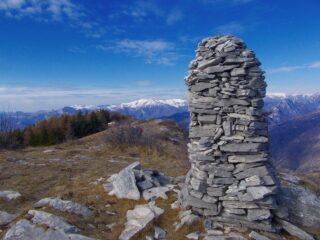 il grande cippo sul Monte della Guardia 