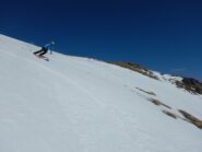 Bella neve trasformata sulla dorsale in alto