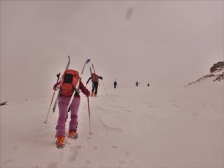 Sulla dorsale poco sotto la cima