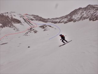 In rosso il percorso di salita, in blu variante di discesa