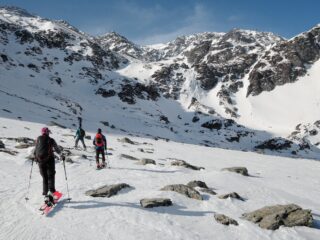 Tra i sassi verso la cascata