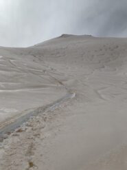 Particolare della consistenza della neve nella parte superiore del percorso