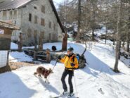 La prova provata:  con gli sci sotto il rifugio