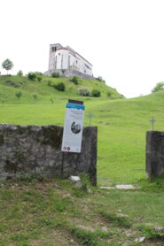 L'ingresso alla radura della Pieve
