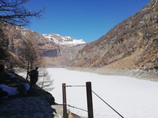 Lago ghiacciato