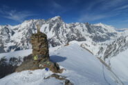 l'ometto della cima con vista dal Dente del Gigante al Mont Dolent