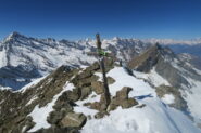la piccola croce della cima