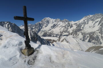 la croce posta sul colle