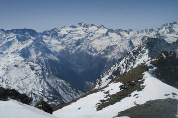 panorama verso il Gran Paradiso, in basso Cogne