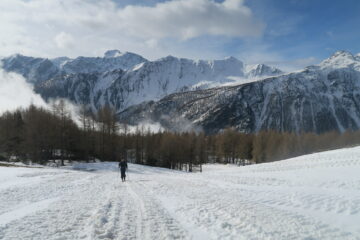 sopra l'Arp de Jeu tutto bello bianco