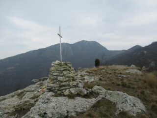 Il Monte Carmo (m.1389) dal Bric Aguzzo (m.1072)