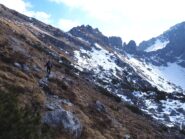 Salendo verso la Bocchetta dei Mughi.