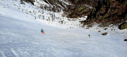 Ultimo pendio con neve buona la sotto ci aspetta il marcione