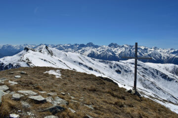 Croce e panorama dal monte Bram