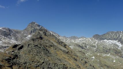 Guardando verso il lago Gelato con la Moncimur sulla sx