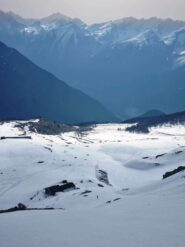 in basso il Rifugio.