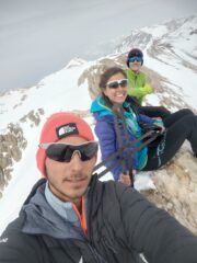 Selfie di vetta con la croce (si smonta pure quella)🤣