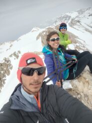 Selfie di vetta con la croce (si smonta pure quella)🤣