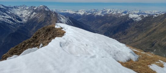 In vetta poca neve rimasta