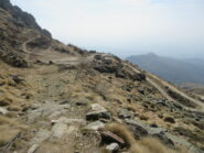 inizio sentiero dalle baracche ex cava di quarzo