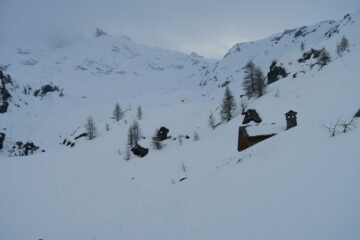 là in alto il Col Giasson da Mont Forciaz