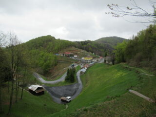 Colla di Quazzo (m.1131) con in fondo il Monte Cianea (m.1225)