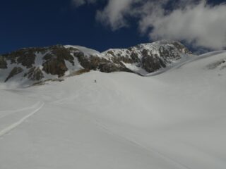 Sui bellissimi pendii verso la Val Maone. 