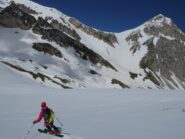 Lassù il passo del Grillo e il pizzo di Intermesoli.