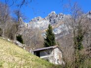 Visione dolomitica delle guglie del Resegone.