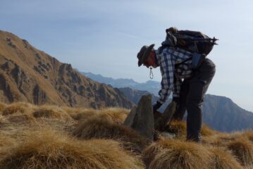 Ricostruendo l'ometto di vetta alla Saler