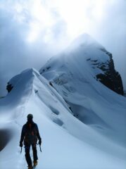alla base della cresta del pequegno.