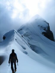 alla base della cresta del pequegno.