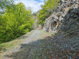 Strada sterrata prima della fontana chapé