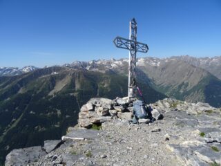 in cima