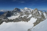 grandiosa vista su Grandes Jorasses e Monte Bianco