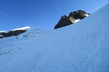 in salita sul ghiacciaio