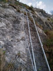 Le vecchie scale con il nuovo cavo.