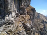 Il lungo traverso sul cengione.