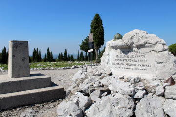 Cippo commemorativo su Cima 3