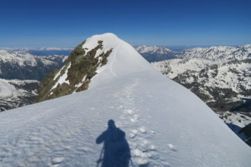 la traccia verso la cima