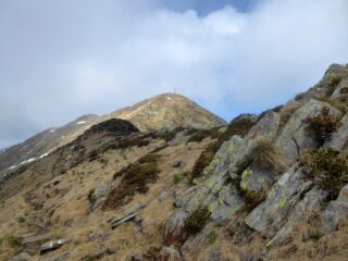La cresta da poco oltre il pluviometro.