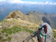 In cima con la dorsale che arriva al Pizzo Leone.