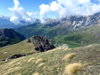 La dorsale vista da poco sotto la quota 2705.