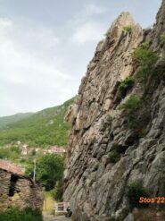 lato SW falesia ... nel paese!