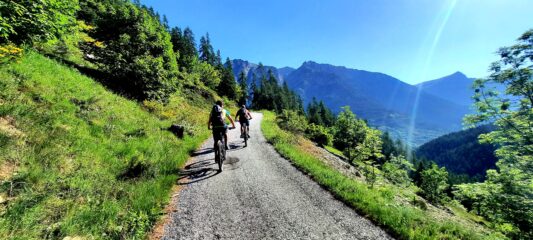 Asfalto tranquillo verso Murenz