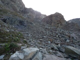 Pietraia che porta al colle