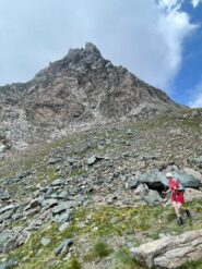 Scendendo alla Cassafrera, sotto i contrafforti della Punta di Malanotte 