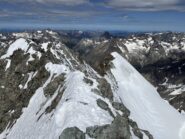 Dalla vetta, primo tratto di cresta della via normale 